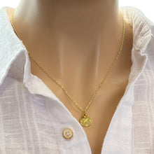 Load image into Gallery viewer, Dainty compass necklace
