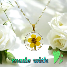 Load image into Gallery viewer, Narcissus pressed flower necklace gold plated birth month flower jewelry for women