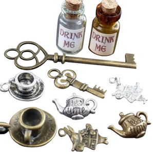 10pcs DIY art and craft Alice in Wonderland charms