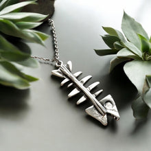 Load image into Gallery viewer, Fish bones necklace